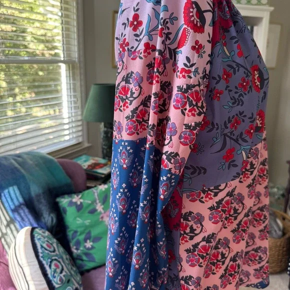 Be Happy Boutique Block print Top- size Med - Picture 7 of 7